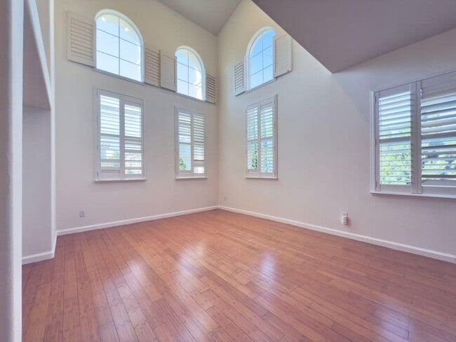 Building Photo - 499 Casselino Dr