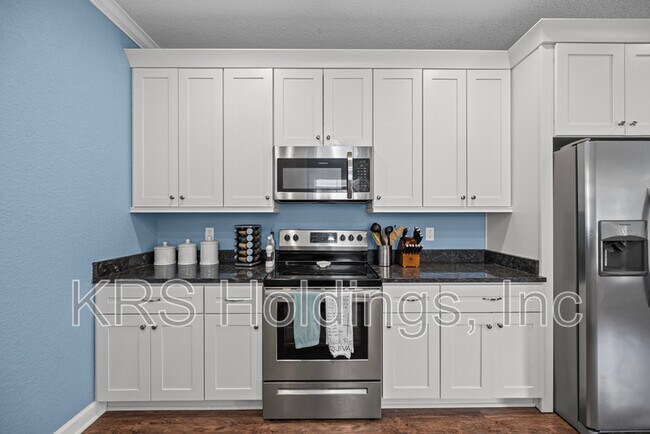 Building Photo - 9553 14th Bay St