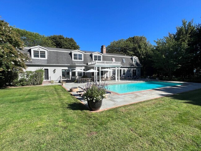 Building Photo - 15 S Hill St