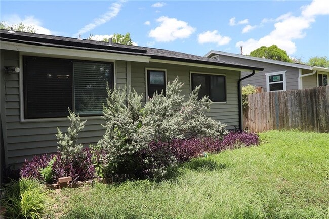 Building Photo - 7807 Bixler Dr