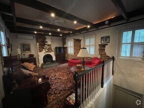 Building Photo - Charming fully furnished one bedroom condo...