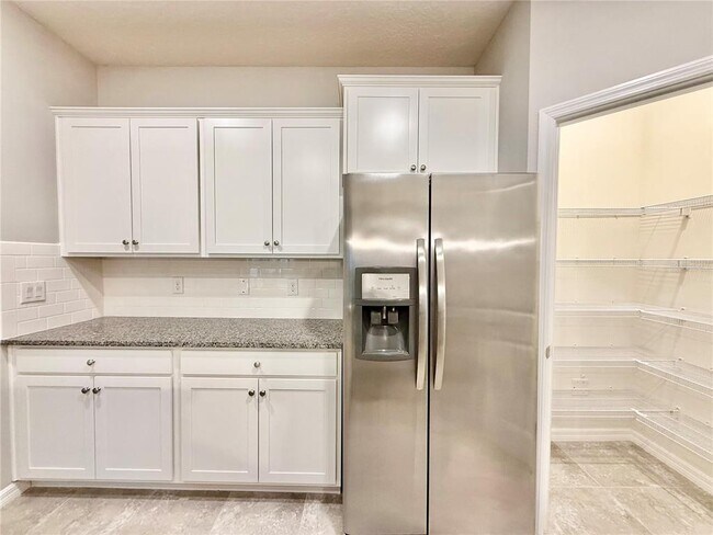 Building Photo - 7620 Stonebrook Cir