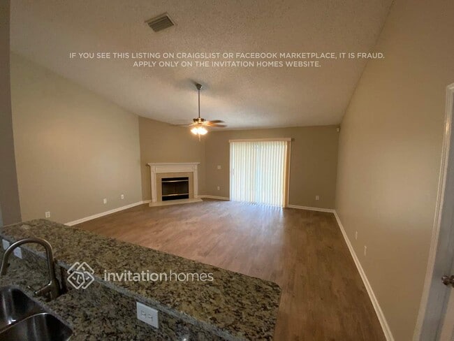 Building Photo - 14188 Crestwick Dr W