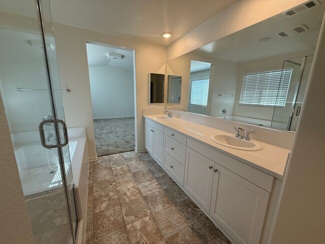 Building Photo - Victorville- New Richmond Home, 3 bedrooms...