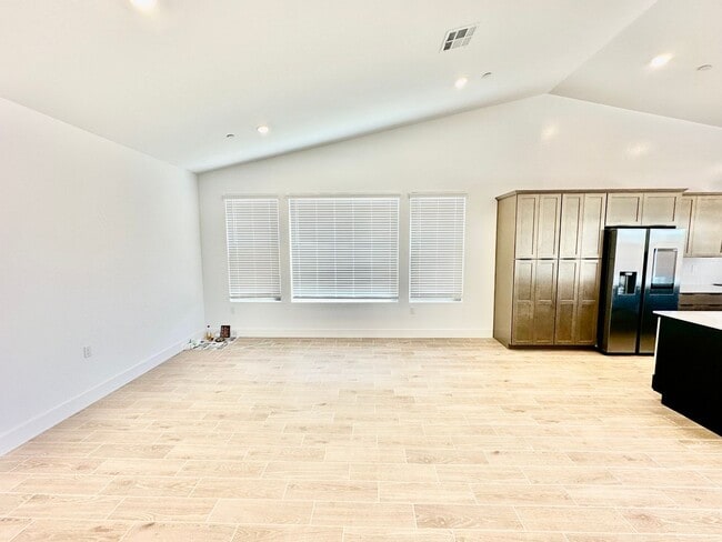 Building Photo - 5-Bedroom Lennar in Riverstone Community