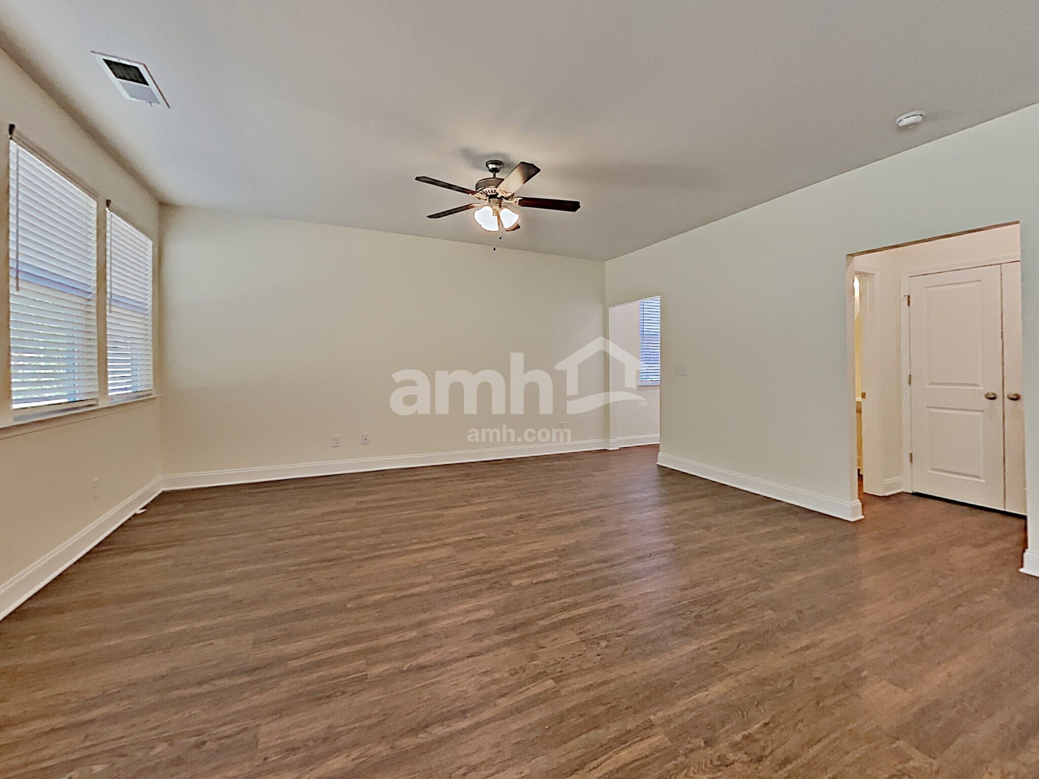 Building Photo - 124 Lindridge Dr