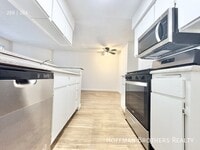 Building Photo - 10346 Commerce Ave