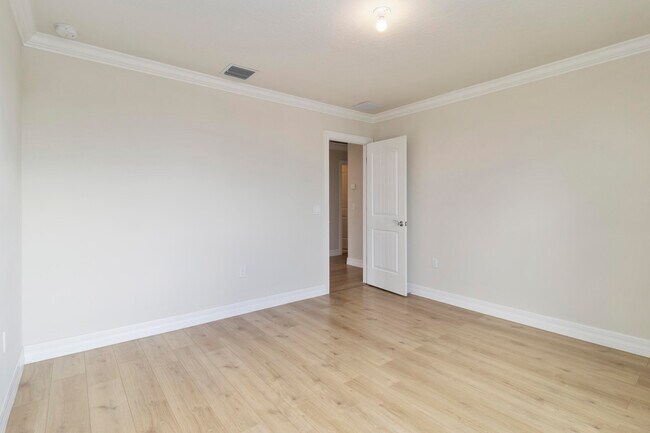 Building Photo - 8289 Vaulting Dr