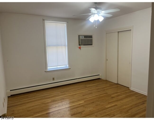 Building Photo - 15 Regent St