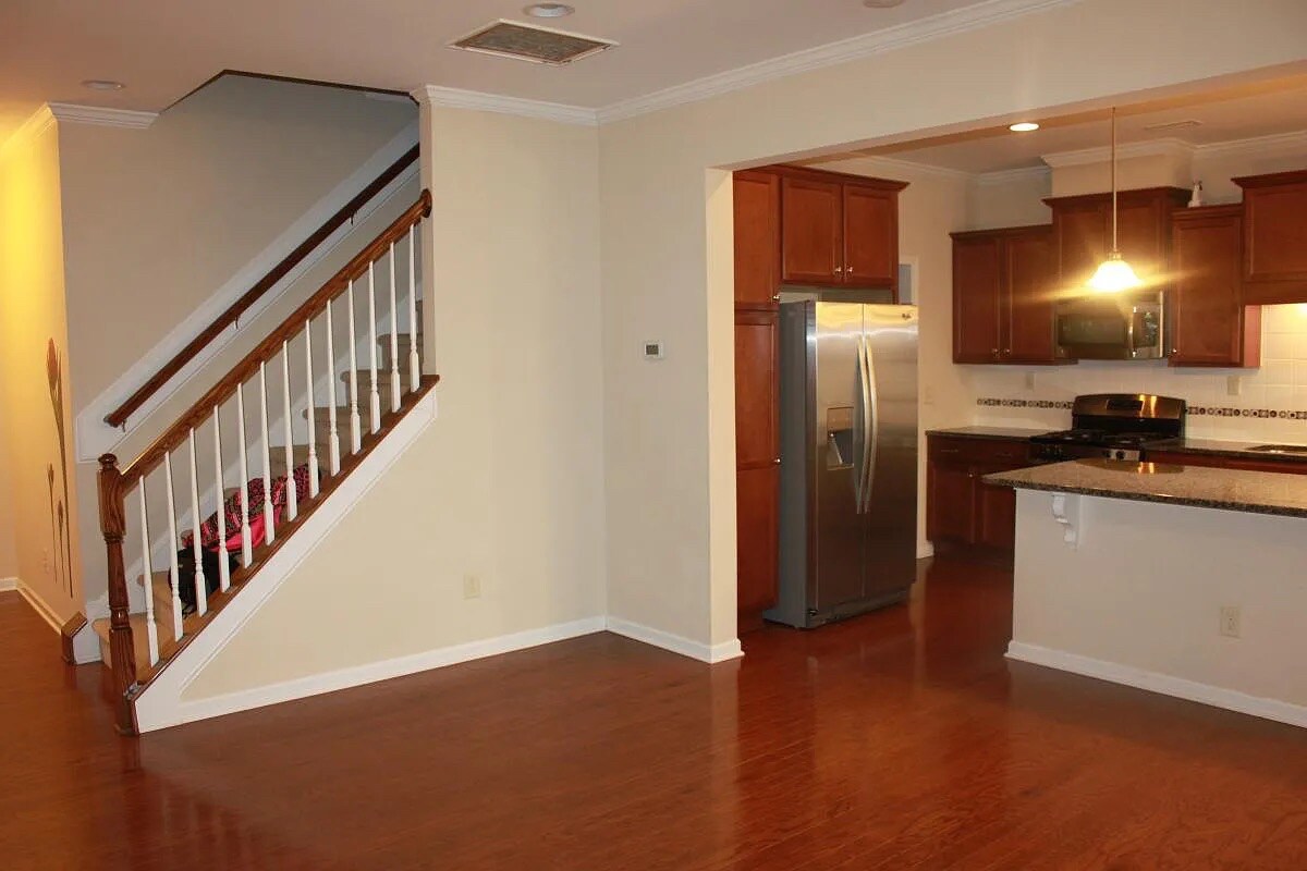 Building Photo - Room in Townhome on Skyros Loop