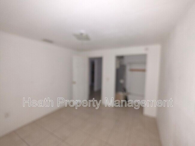 Building Photo - 504 6th Ave NW