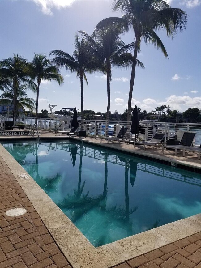 Building Photo - 6580 Indian Creek Dr