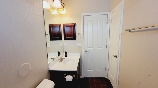 Building Photo - 7453 Eagle Vista Dr