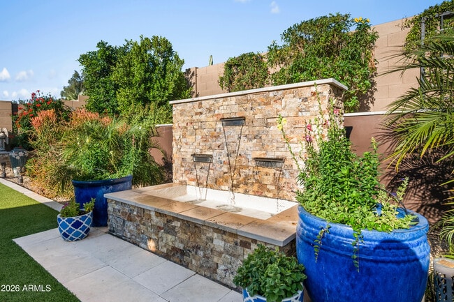 Building Photo - 7716 E Phantom Way