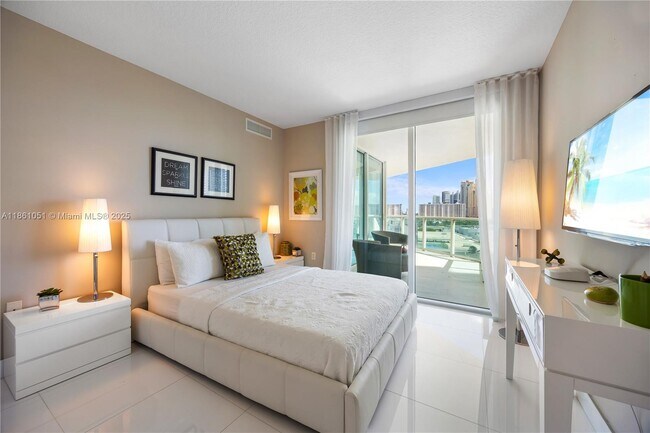 Building Photo - 250 Sunny Isles Blvd