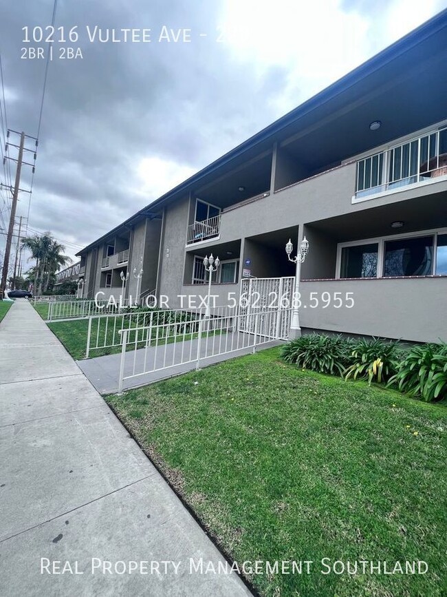 Building Photo - 2 Bedroom/ 2 Bath Spacious Apartment in Do...