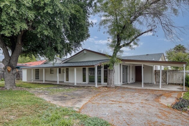 Building Photo - 100 Crestline Dr