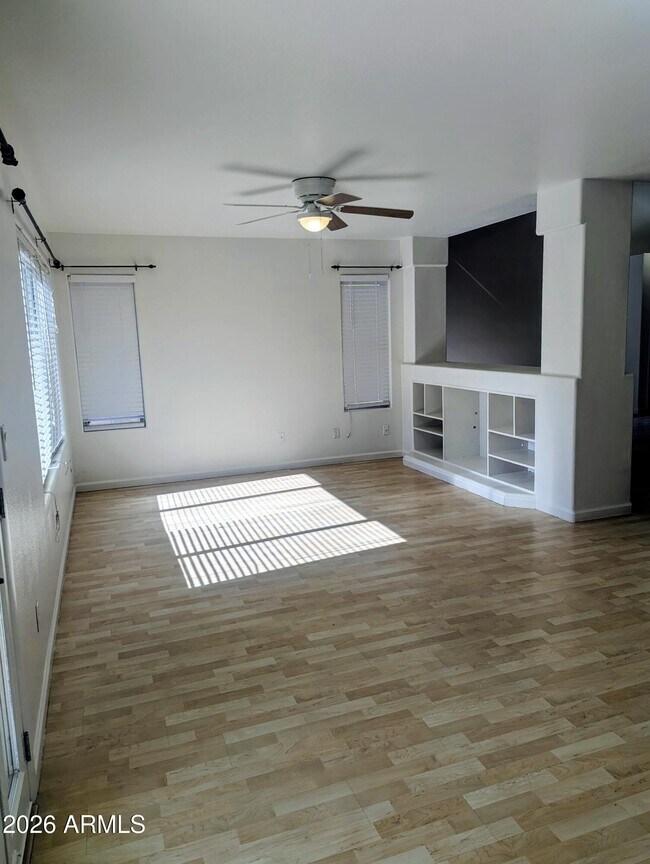 Building Photo - 1343 E Angela Dr