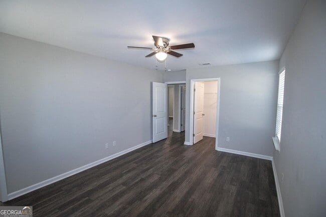 Building Photo - 139 Callaway Cres