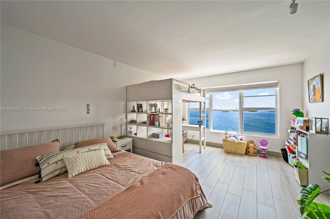 Building Photo - 11111 Biscayne Blvd
