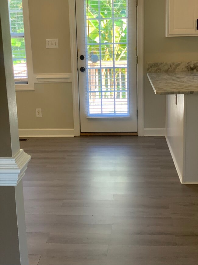 Building Photo - 15012 State Hwy 96