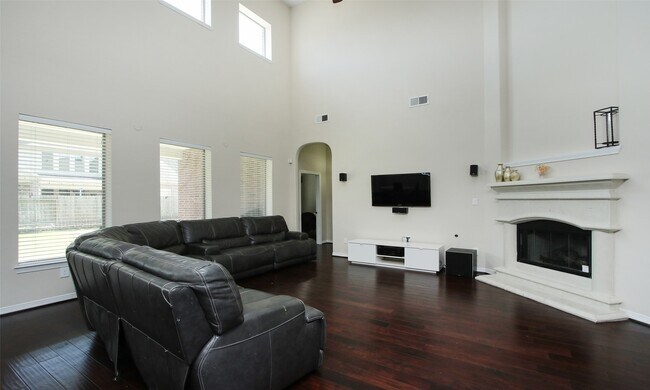 Building Photo - 27019 Drybank Creek Ln