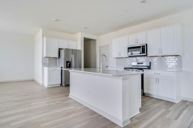 Building Photo - 428 Millbrook Blvd