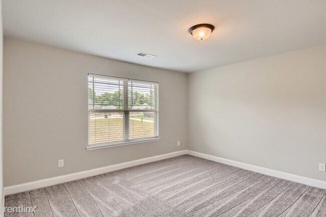 Building Photo - 4 br, 2.5 bath House - 309 Dandie Ln UNIT