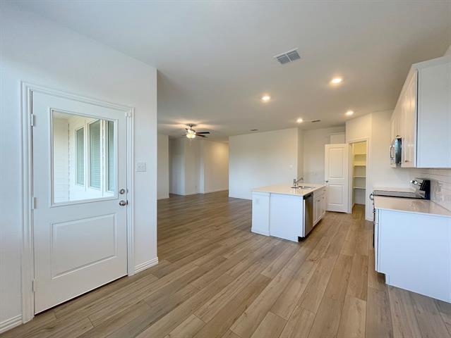 Building Photo - 510 Macdonald Wy