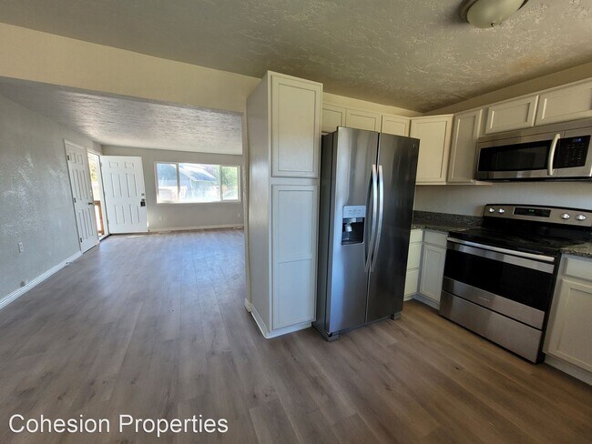 Building Photo - 4 br, 2 bath House - 10177 W Canterbury Dr