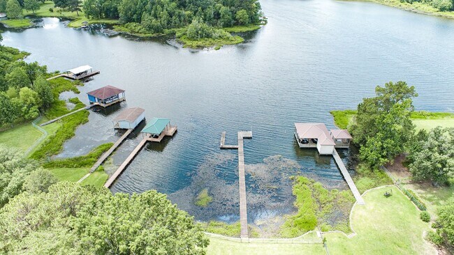 Building Photo - Coming Soon! 3 Bedroom Home On Lake Tyler!