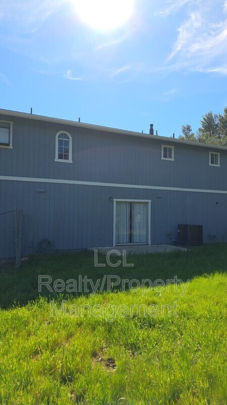 Building Photo - 33361 Gisborne St