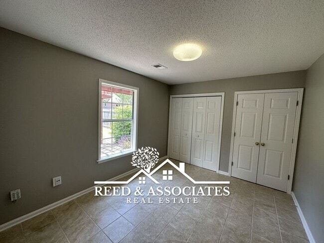 Building Photo - Nice 3 Bedroom in Collierville!