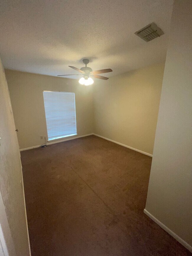 Building Photo - 5217 Tartan Dr