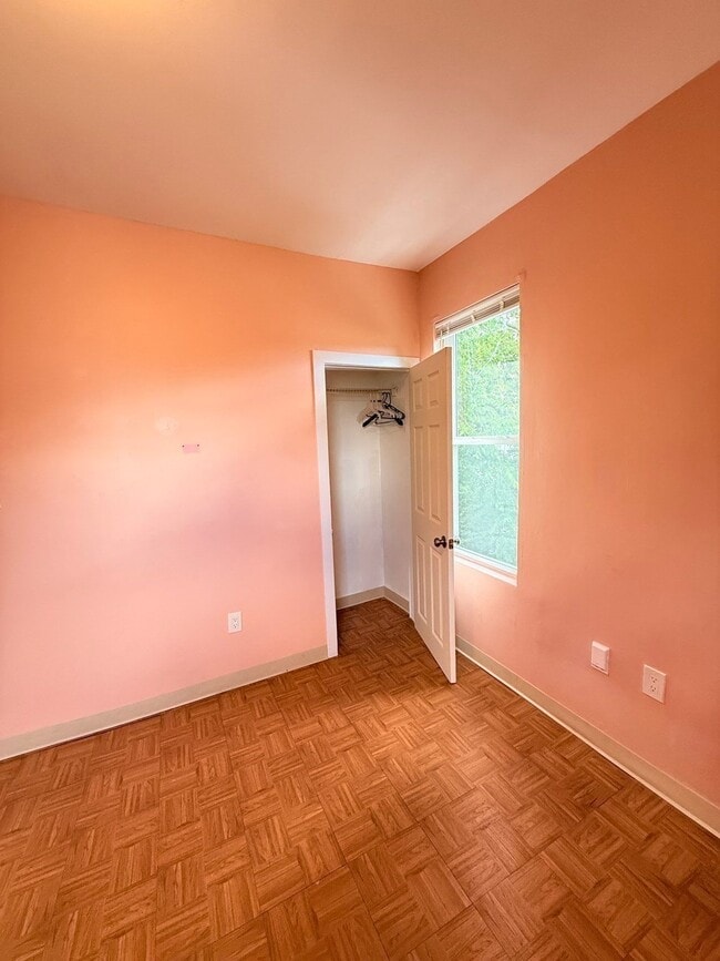 Building Photo - 154 Stanwood St