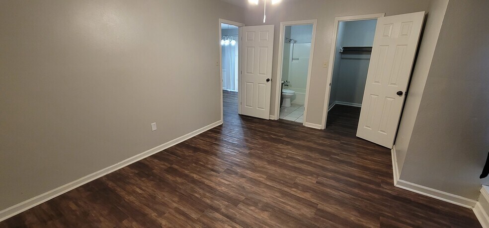 Building Photo - 1748 Port Dr