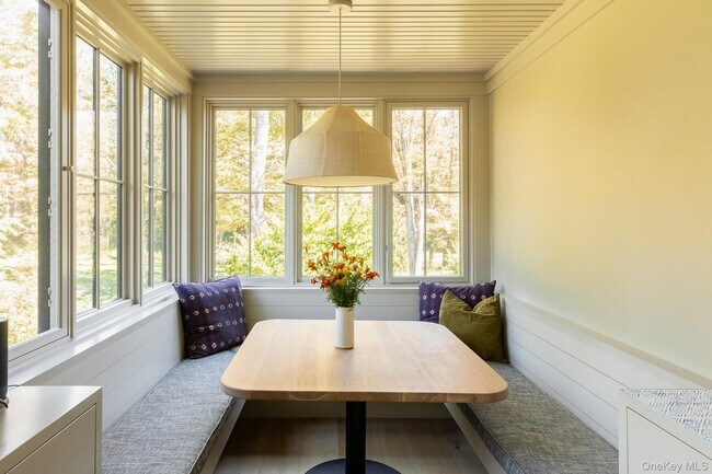 Building Photo - 4-6 Old Primrose Hill Rd