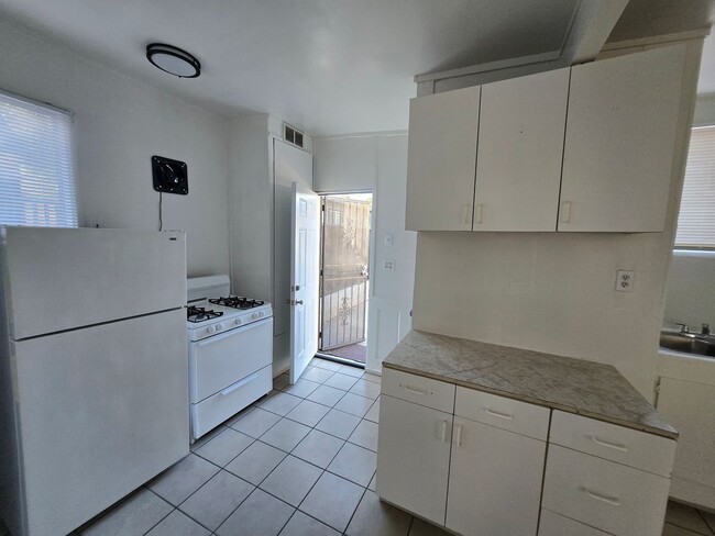 Building Photo - North Park Active Lifestyle Cottage for Rent!
