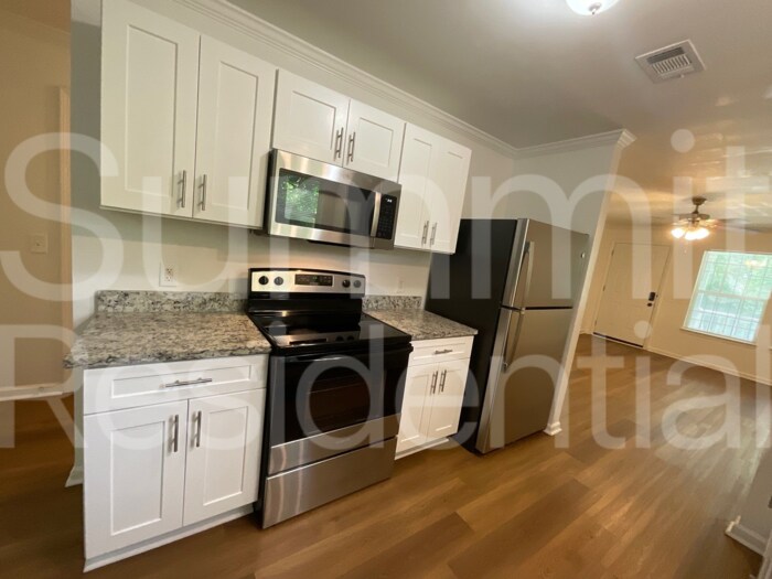 Building Photo - 651 Langston Dr SW