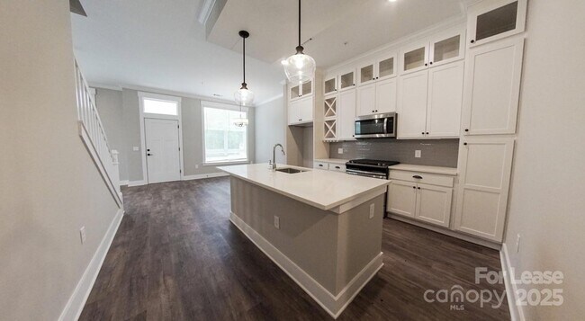 Building Photo - 17014 Fairmount Way