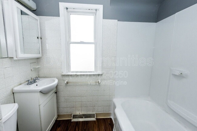 Building Photo - 312 E 317th St