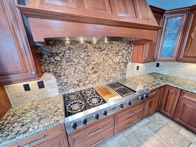 Building Photo - **COMING SOON** UPGRADED 5BD/3.5BA SUMMERLIN HOME W/ POOL!