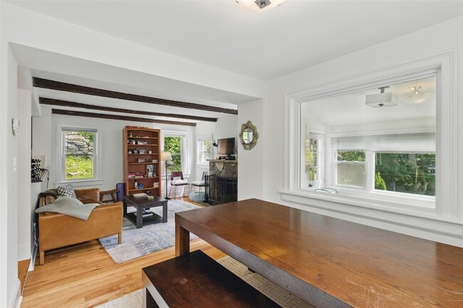 Building Photo - 24 Annadale St