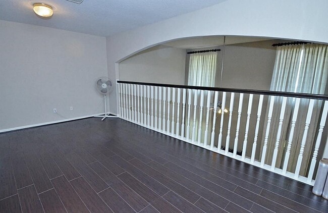 Building Photo - 523 Crestridge Dr