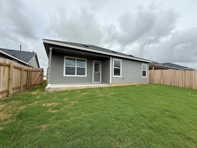 Building Photo - 125 Sormonne Lp