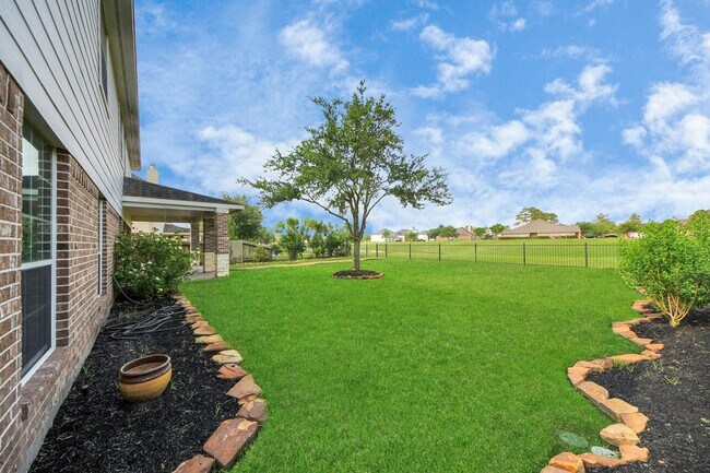 Building Photo - 14311 Lakepointe Bend Ln
