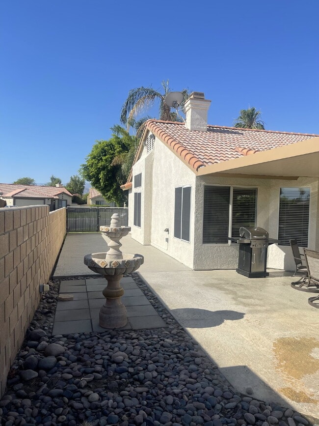 Building Photo - 3-Bedroom Home, Large Back La Quinta, Long-term (1 Year) Rental
