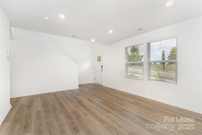 Building Photo - 2314 Donnelly Hls Ln