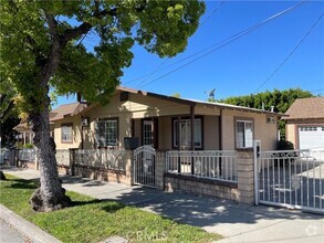 Building Photo - 419 S Heliotrope Ave