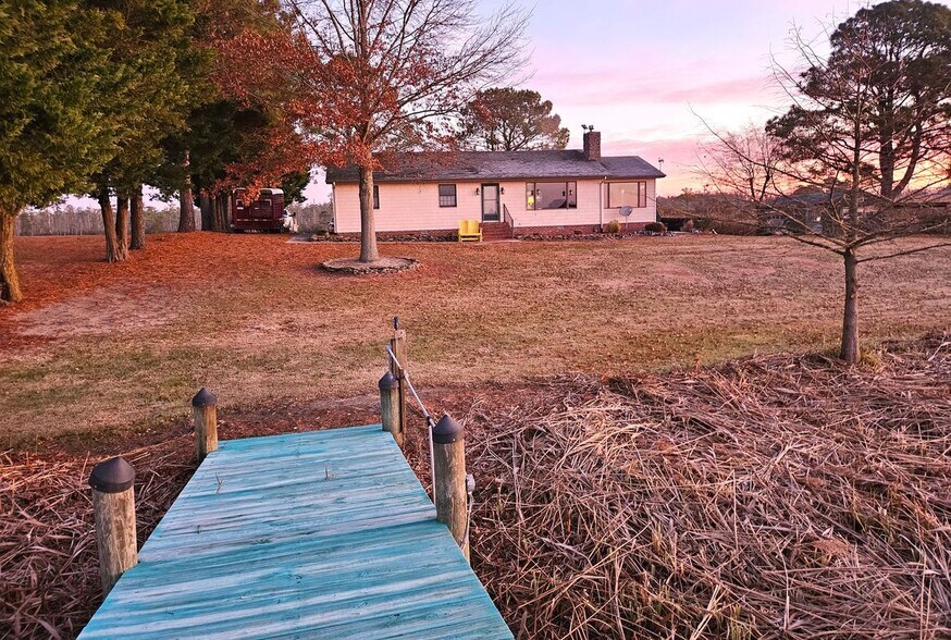 Building Photo - 252 Hickory Point Rd